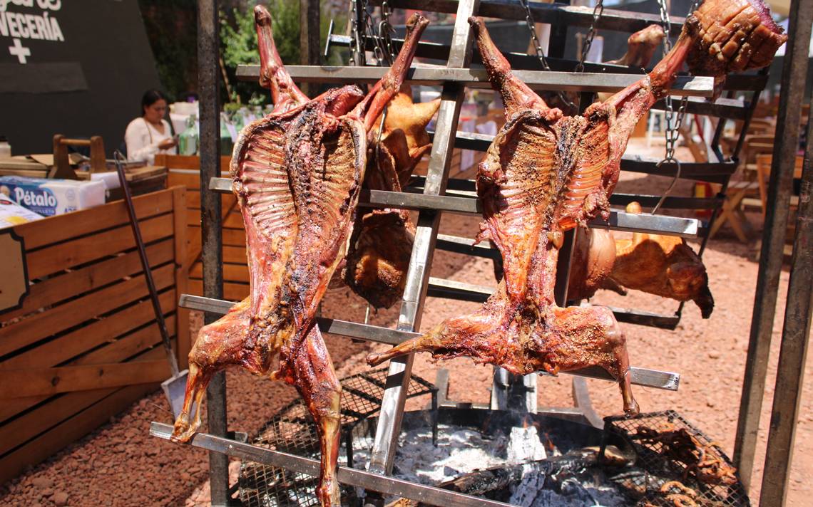 Se armó la carnita asada en Valle de Bravo; comenzó el Festival "Valle